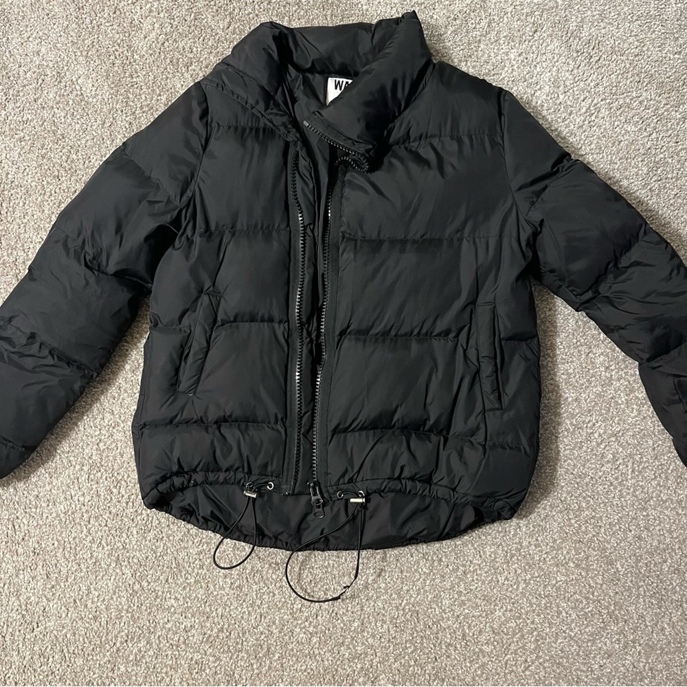 Walter Baker black puffer jacket. Size M.